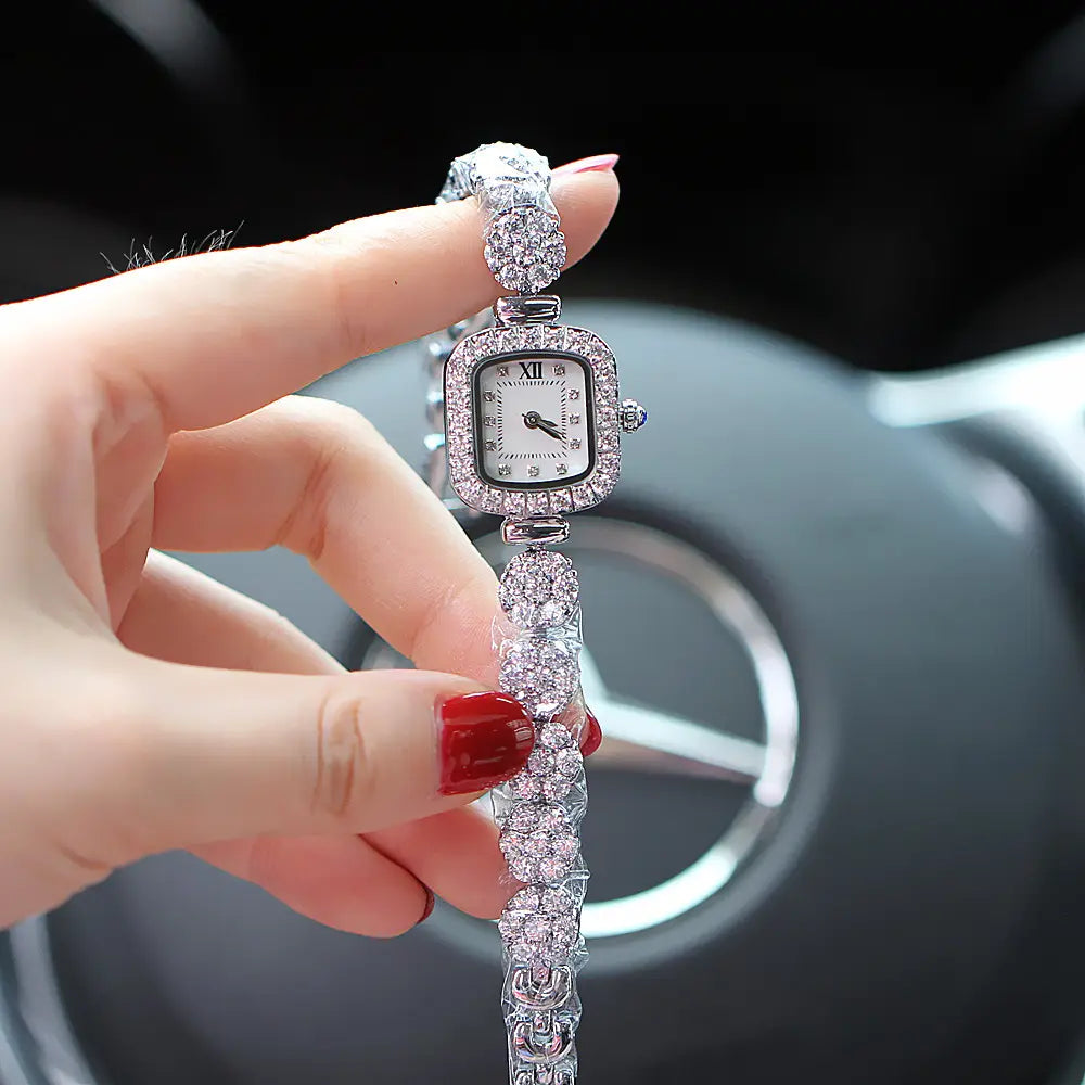 Women’s Watch Pointer Diamond-embedded Color Shell Surface