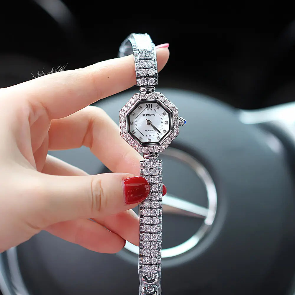 Women’s Watch Pointer Diamond-embedded Color Shell Surface