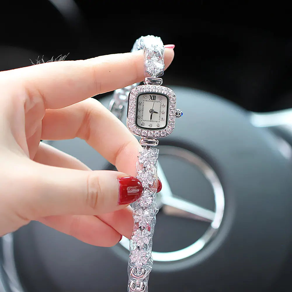 Women’s Watch Pointer Diamond-embedded Color Shell Surface