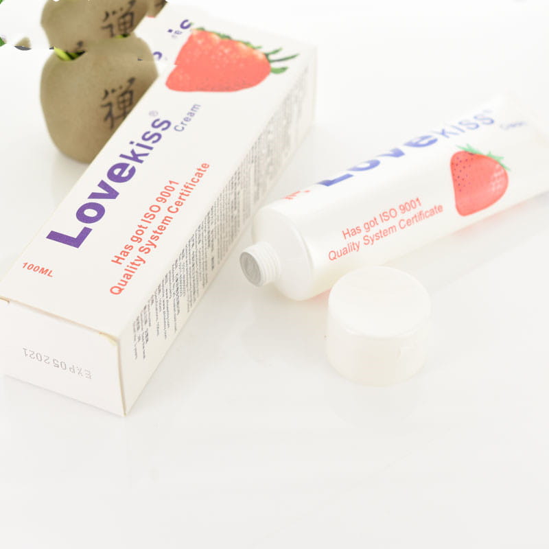 LOVE KISS • Cherry Banana Fruit Lubricating Fluid