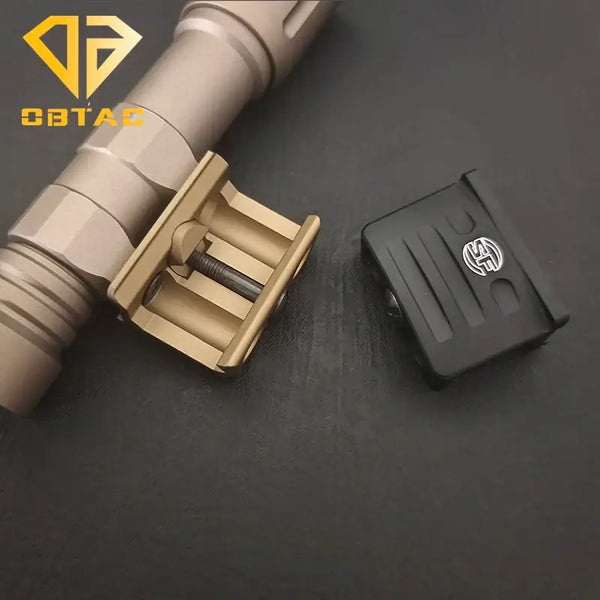 Tactical M-LOK Metal Offset Mount for Surefir M300 M600 Flashlight Outdoor Scout Light Weapon Accessories Fit 20mm